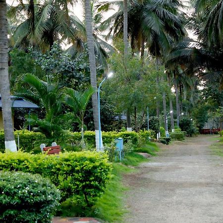 Royal Nature Resort Pollāchi Exterior foto