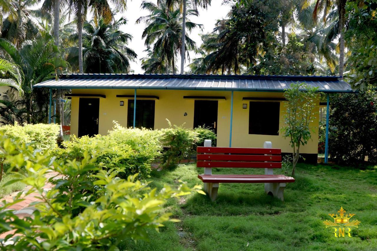 Royal Nature Resort Pollāchi Exterior foto