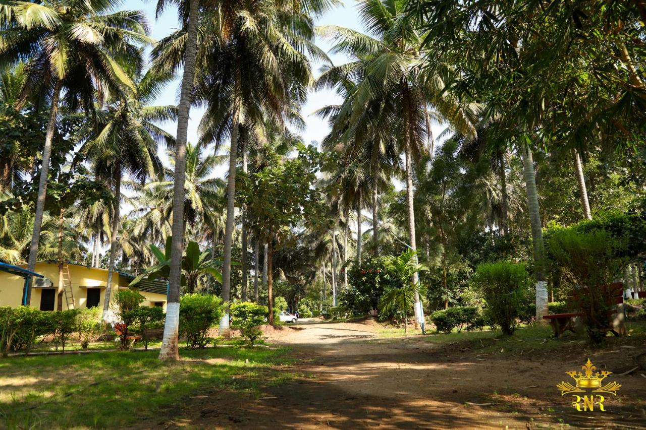 Royal Nature Resort Pollāchi Exterior foto