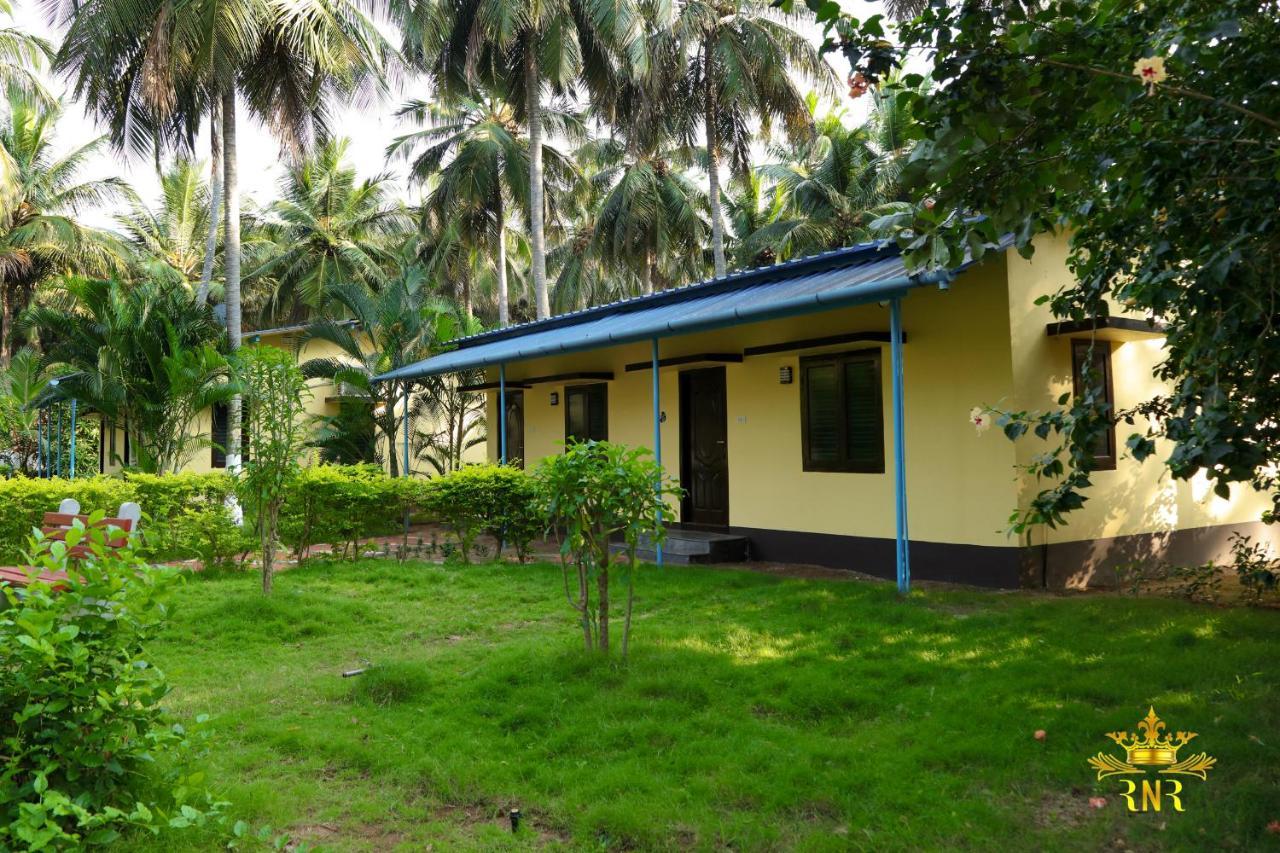 Royal Nature Resort Pollāchi Exterior foto