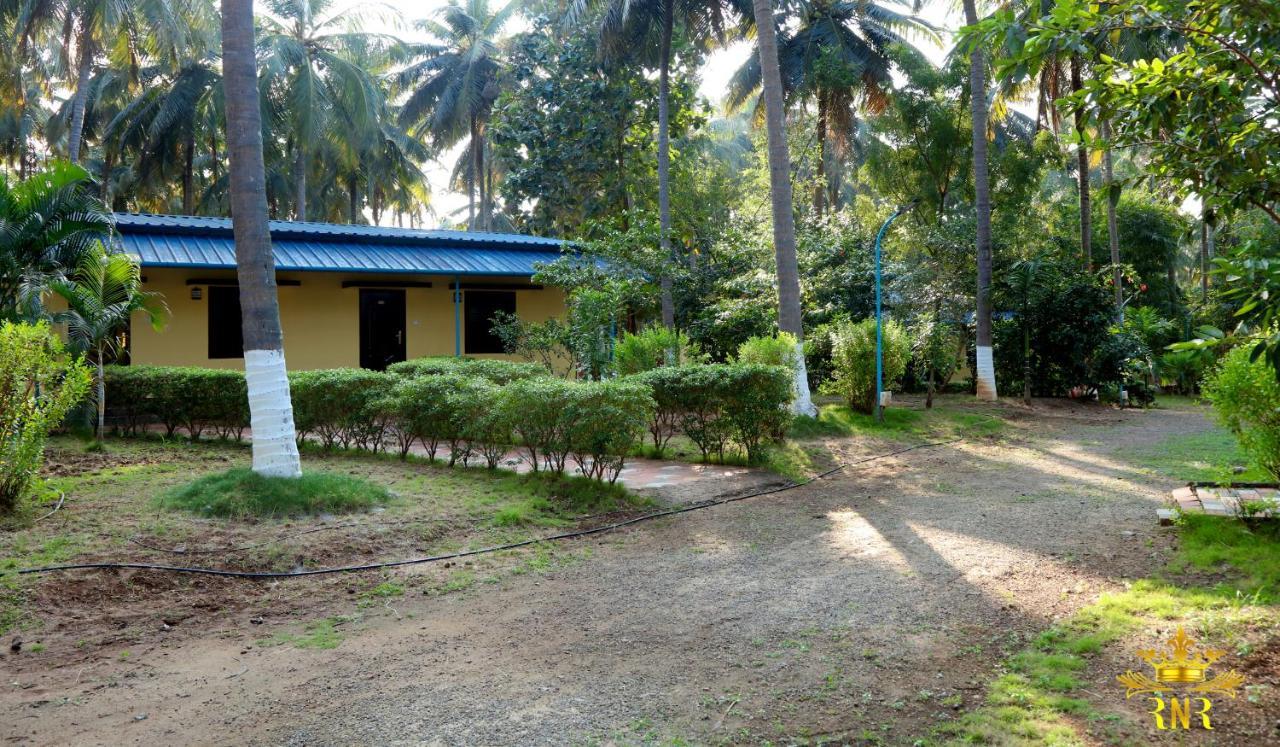 Royal Nature Resort Pollāchi Exterior foto