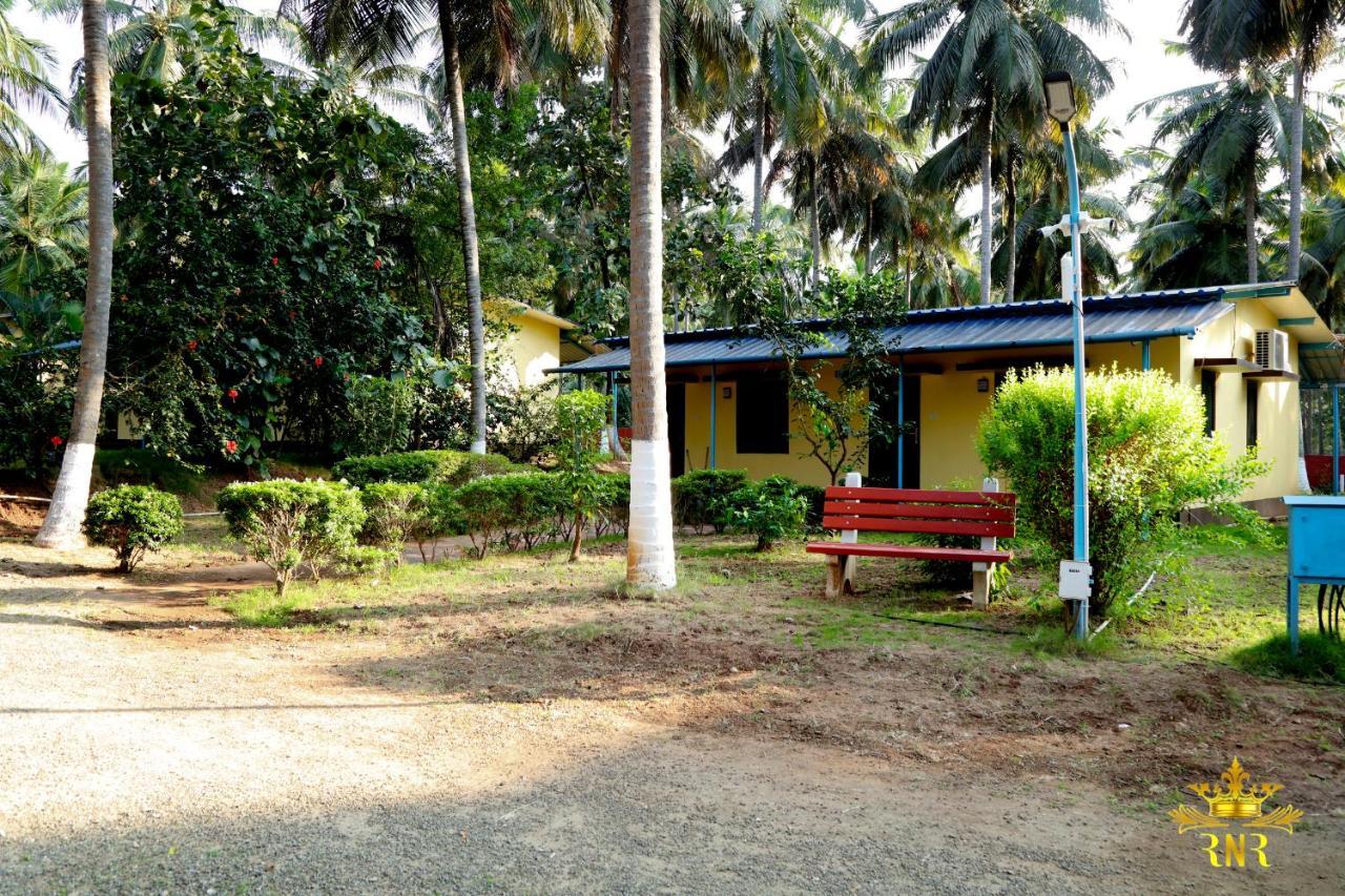 Royal Nature Resort Pollāchi Exterior foto