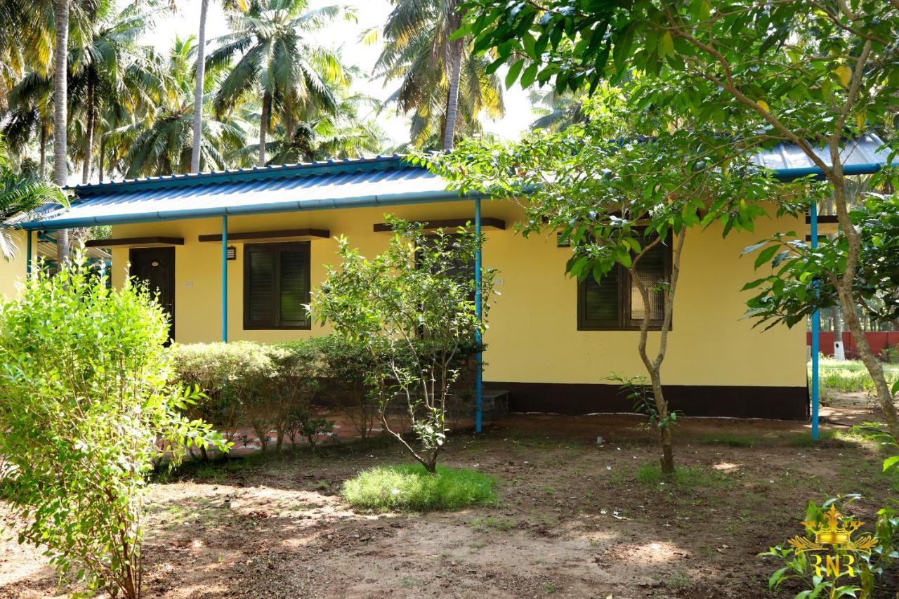 Royal Nature Resort Pollāchi Exterior foto