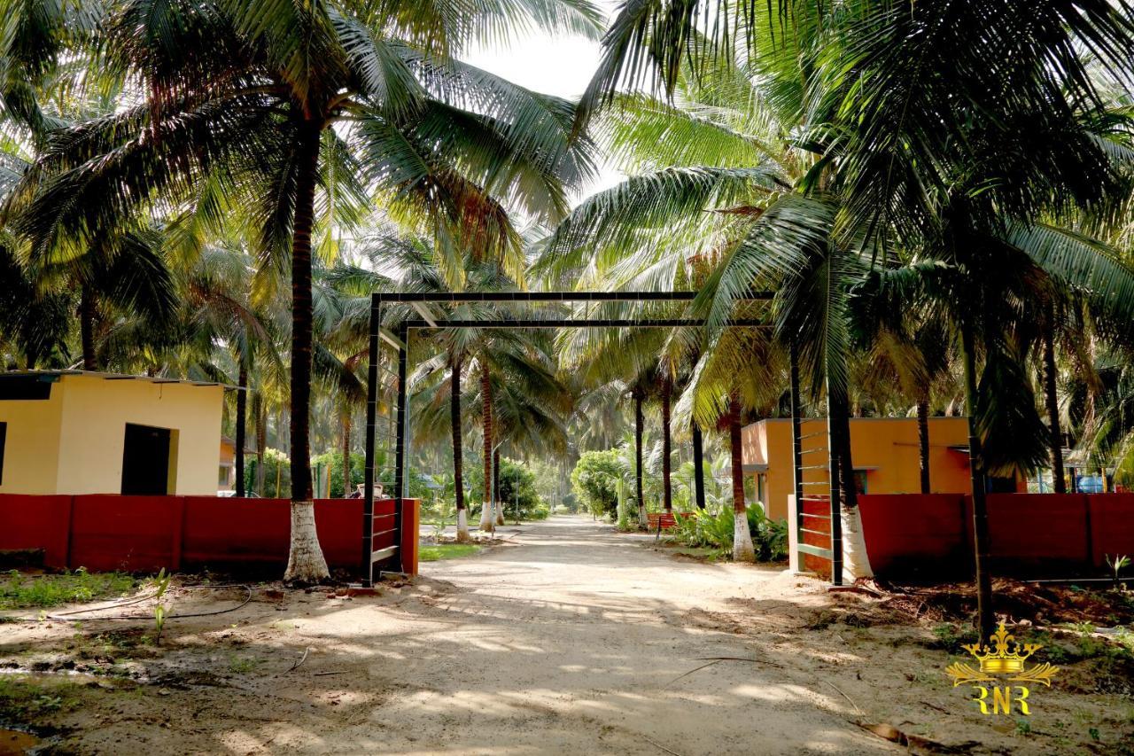 Royal Nature Resort Pollāchi Exterior foto