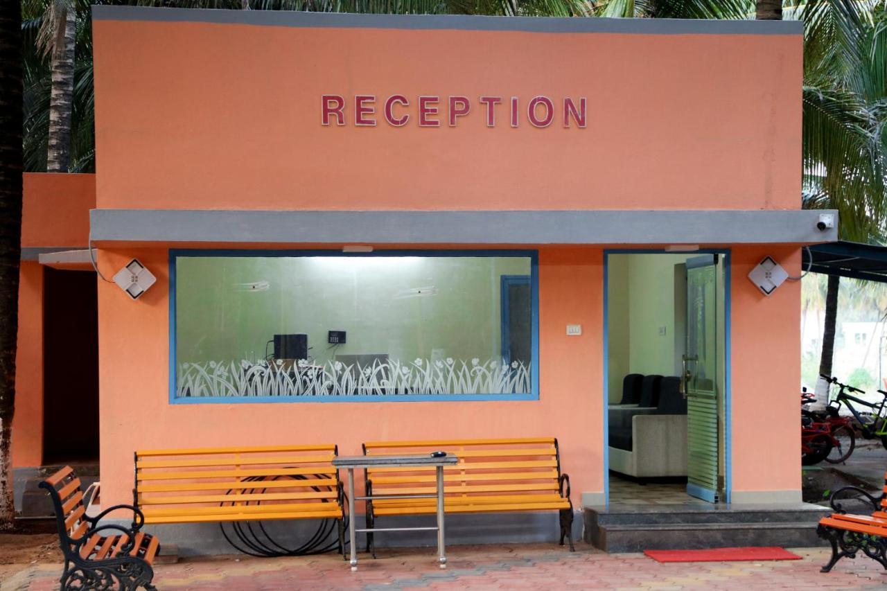 Royal Nature Resort Pollāchi Exterior foto