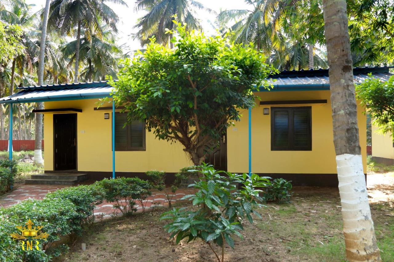 Royal Nature Resort Pollāchi Exterior foto